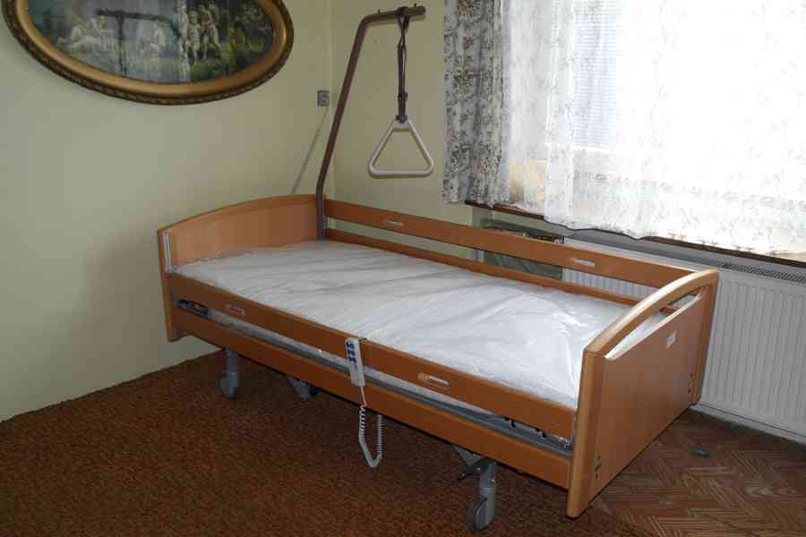 Zdravotní polohovací postel pro seniory - Se zárukou