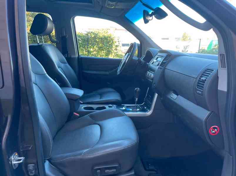 Nissan Pathfinder 3.0 dCi LE 170kw - foto 11
