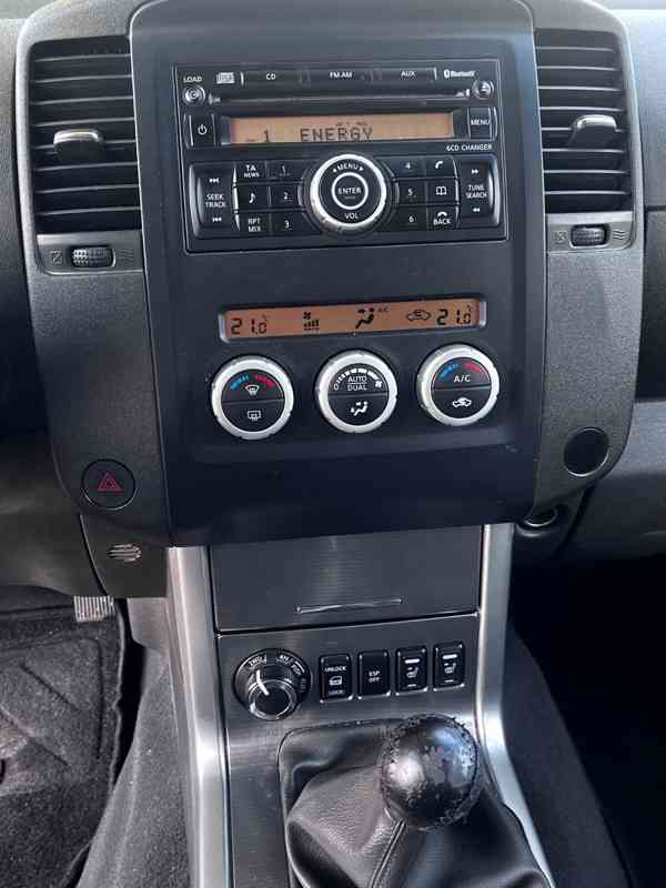 Nissan Navara 2,5DCi King Cab XE 140kw - foto 15