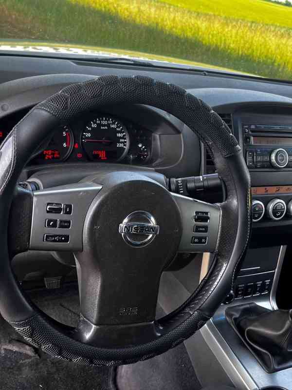 Nissan Navara 2,5DCi King Cab XE 140kw - foto 12
