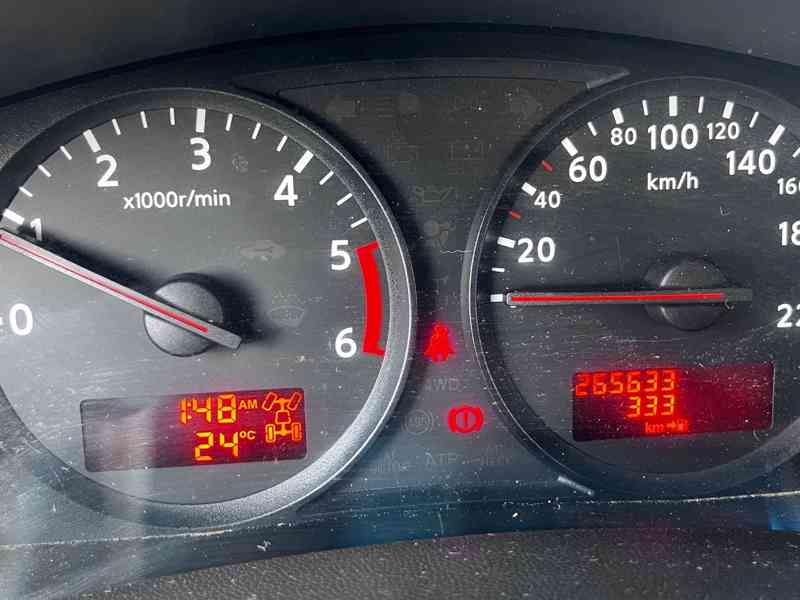 Nissan Navara 2,5DCi King Cab XE 140kw - foto 10