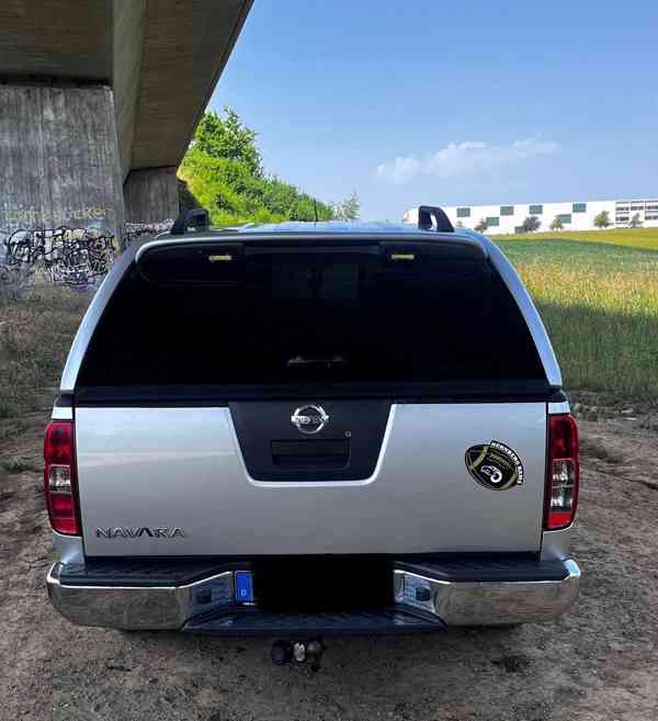Nissan Navara 2,5DCi King Cab XE 140kw - foto 3