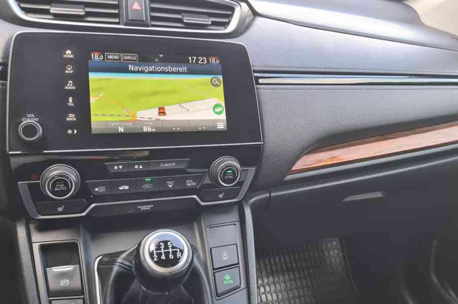 Honda CR-V 1.5 VTEC Turbo 4x4 benzín 127kw - foto 12