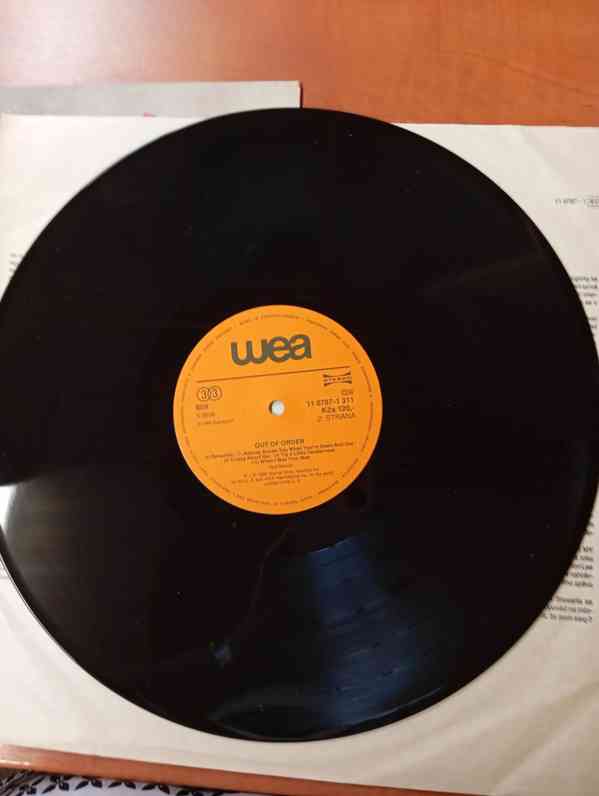 Out of order Rod Stewart - foto 5