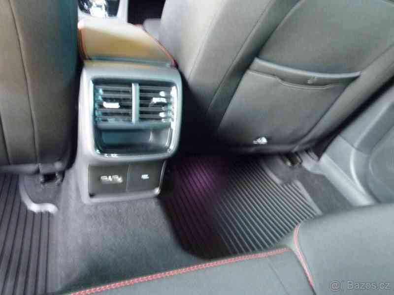Škoda Octavia 2,0   4 RS - foto 15
