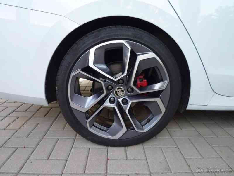 Škoda Octavia 2,0   4 RS - foto 17