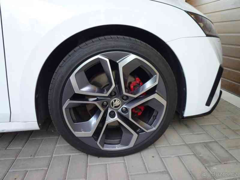 Škoda Octavia 2,0   4 RS - foto 18