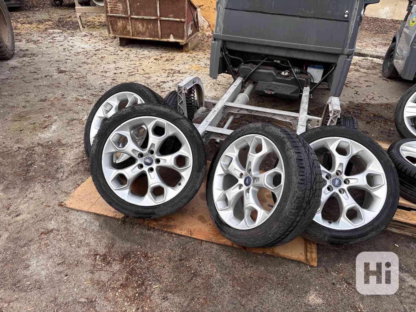 Ford Kuga ALU pneumatiky - foto 1