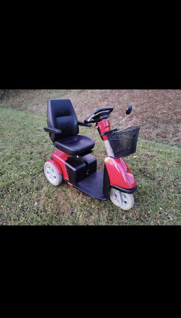 Elektrický invalidní vozík 