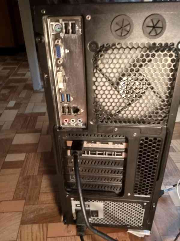 PC Sestava (kancelářská práce / nenáročné hry) - foto 9