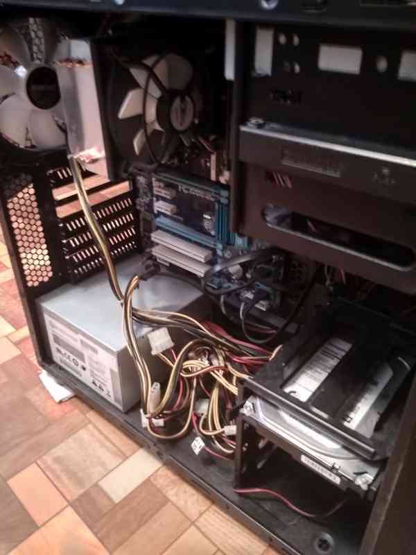 PC Sestava (kancelářská práce / nenáročné hry) - foto 8