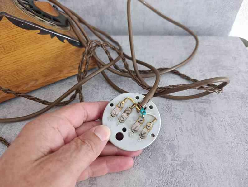 Retro telefon TESLA dřevěný Československo 1979 DEKORACE - foto 18