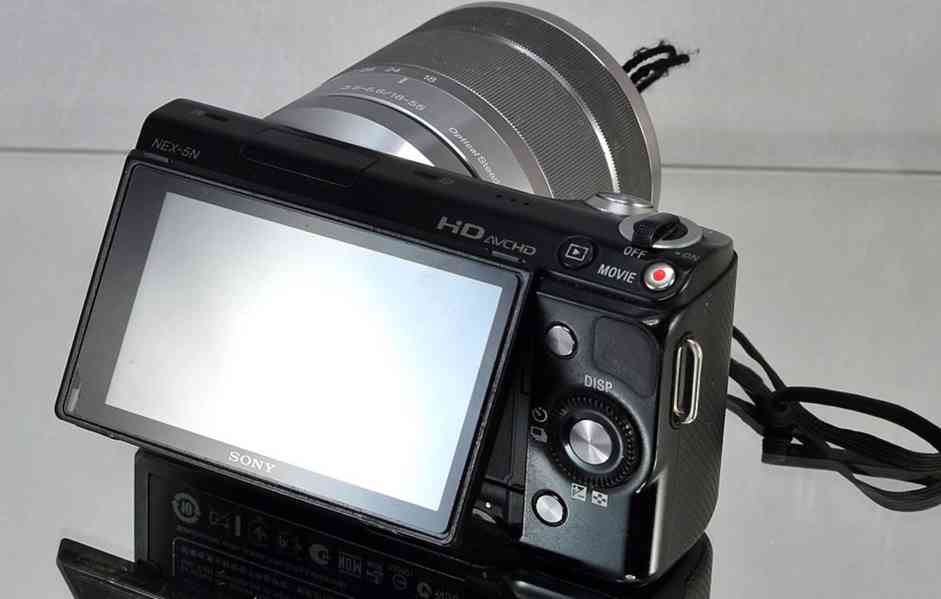 Sony NEX-5N + 18-55 mm  *16MP*Full HDV* 17000 Exp. - foto 6