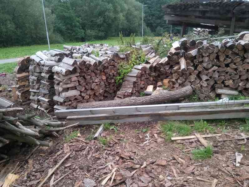 palivové dřevo štípané suché