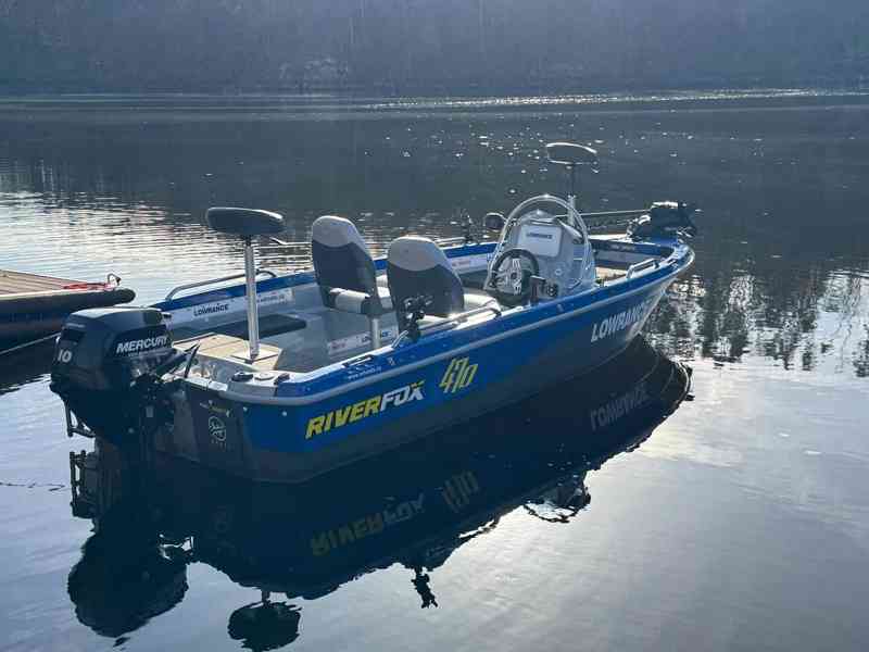 Použitá rybářská loď RiverFox 470 + motor + vlek - foto 3