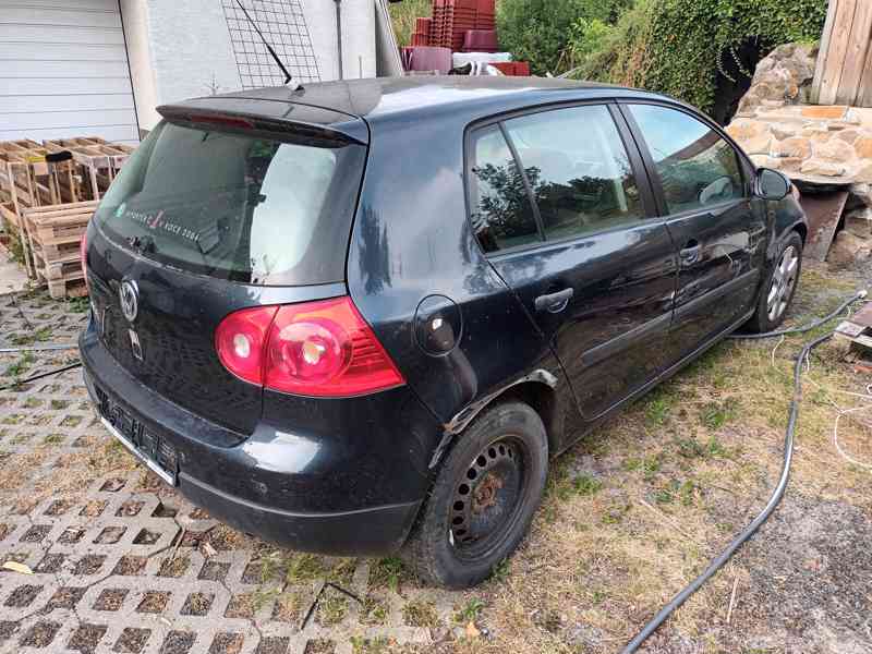 VW Golf 2.0FSI 4Motion havarovaný - foto 4