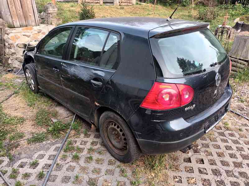 VW Golf 2.0FSI 4Motion havarovaný - foto 3