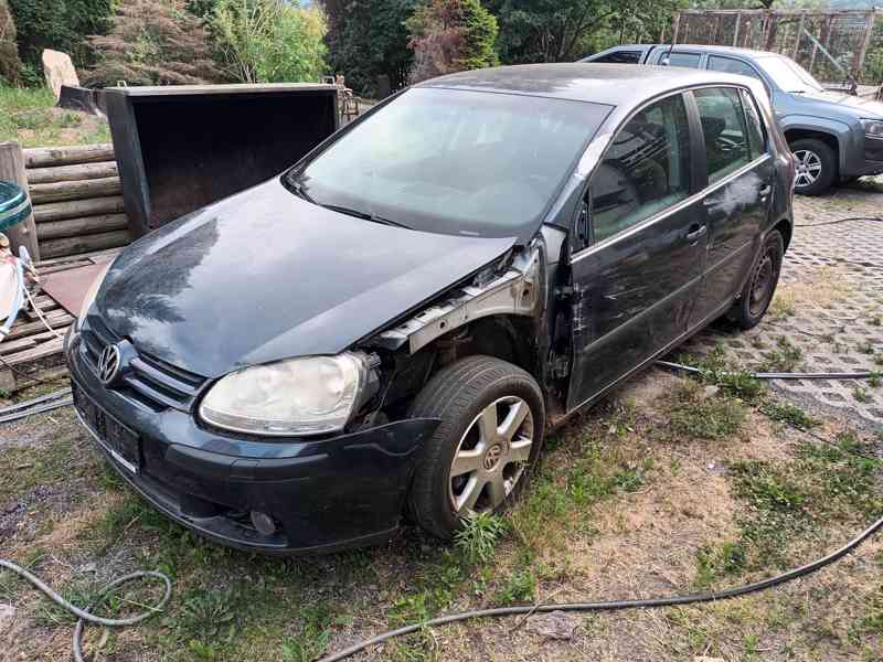 VW Golf 2.0FSI 4Motion havarovaný - foto 2