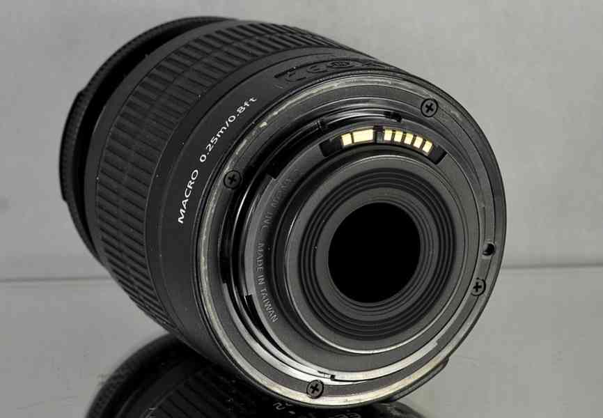 Canon EF -S 18-55mm f/3.5-5.6 III - foto 4