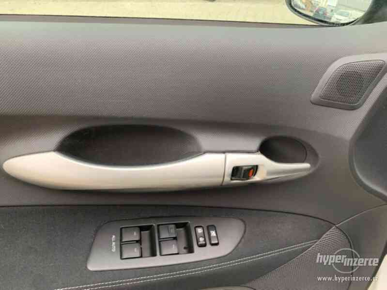 Toyota Auris Hybrid Life 1,8-l-VVT-i 100kw - foto 4