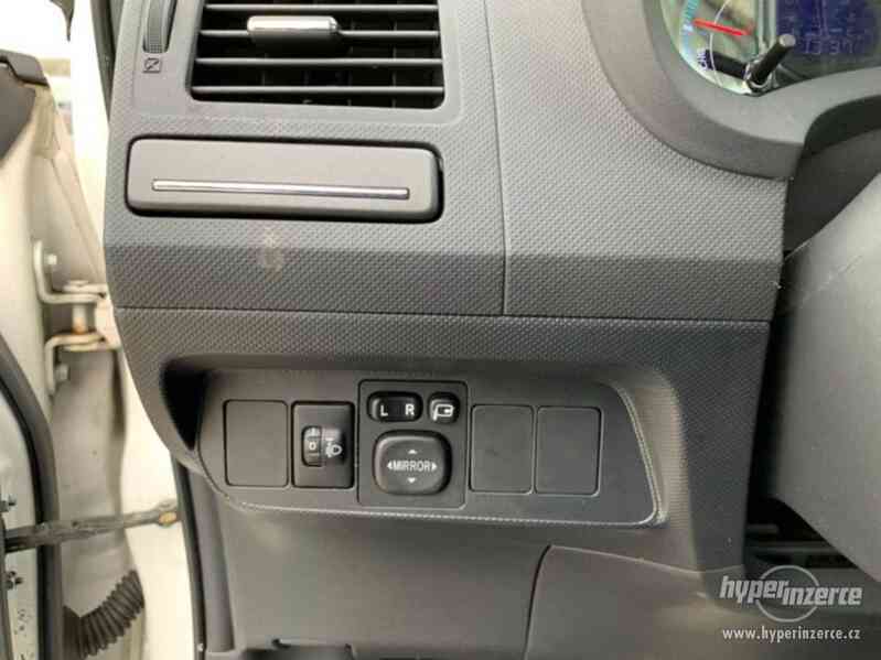 Toyota Auris Hybrid Life 1,8-l-VVT-i 100kw - foto 7