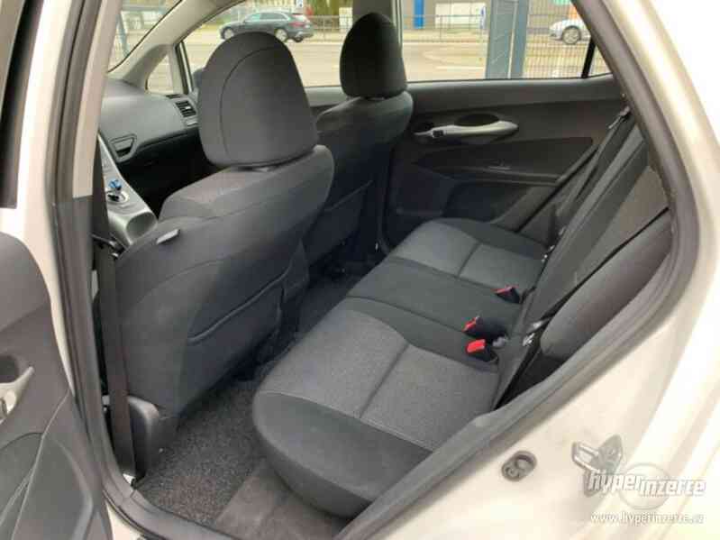 Toyota Auris Hybrid Life 1,8-l-VVT-i 100kw - foto 11