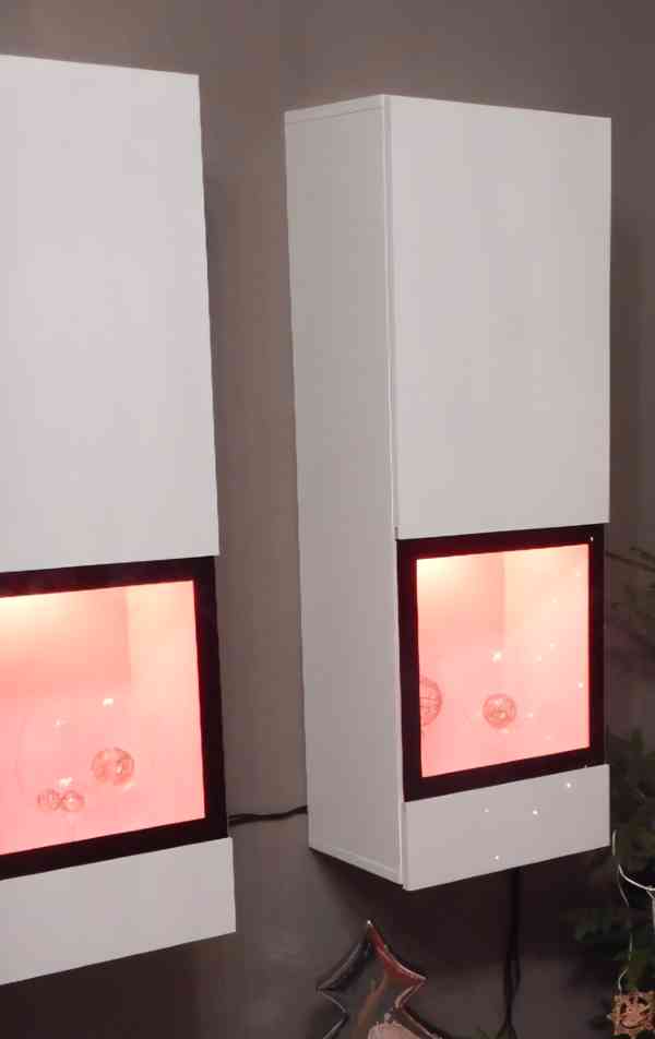 Obyváková vitrína s LED podsvícením - foto 5