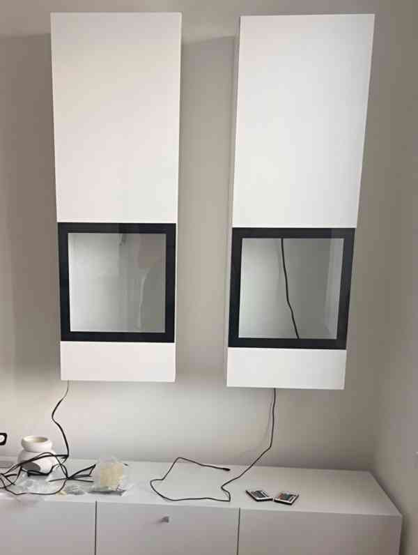 Obyváková vitrína s LED podsvícením - foto 2