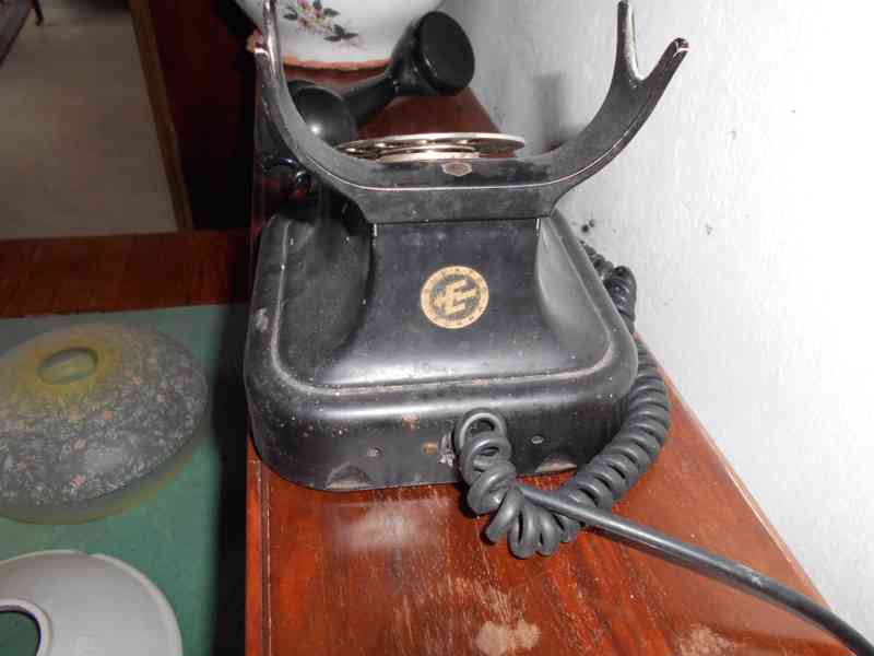 pěkný bakelitový telefon - funkční - foto 5