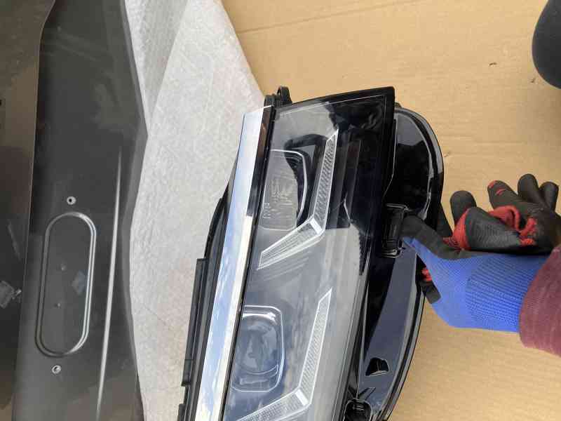 predni svetlo vw touareg 23- pravy prave - foto 5
