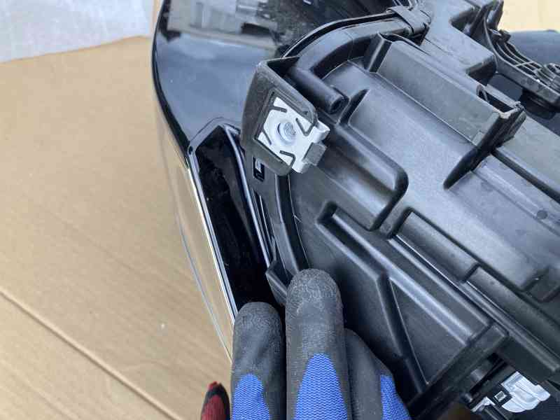 predni svetlo vw touareg 23- pravy prave - foto 12