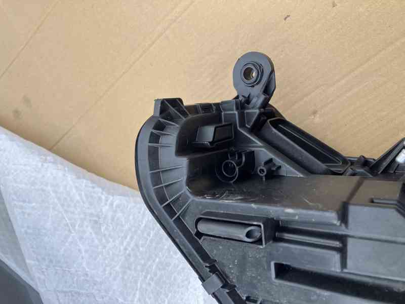 predni svetlo vw touareg 23- pravy prave - foto 18