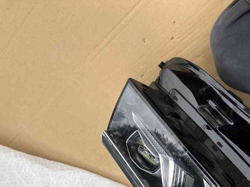 predni svetlo vw touareg 23- pravy prave - foto 21