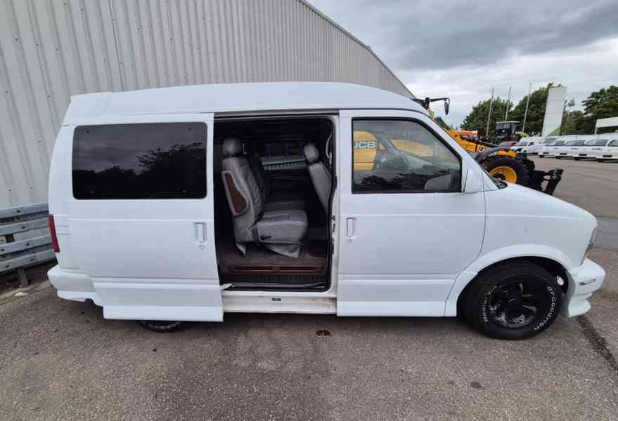Chevrolet Astro Van 4,3i benzín 139kw - foto 4