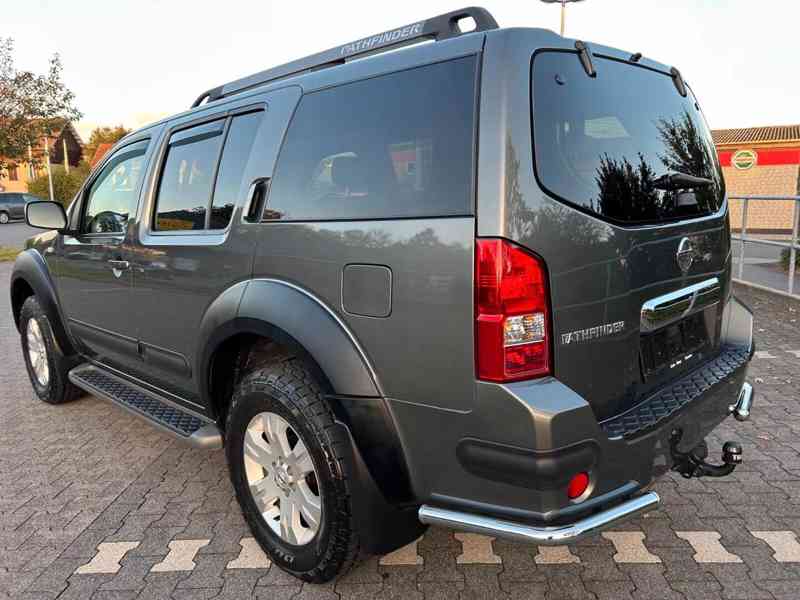 Nissan Pathfinder2.5 dCi Premium 128kw - foto 23