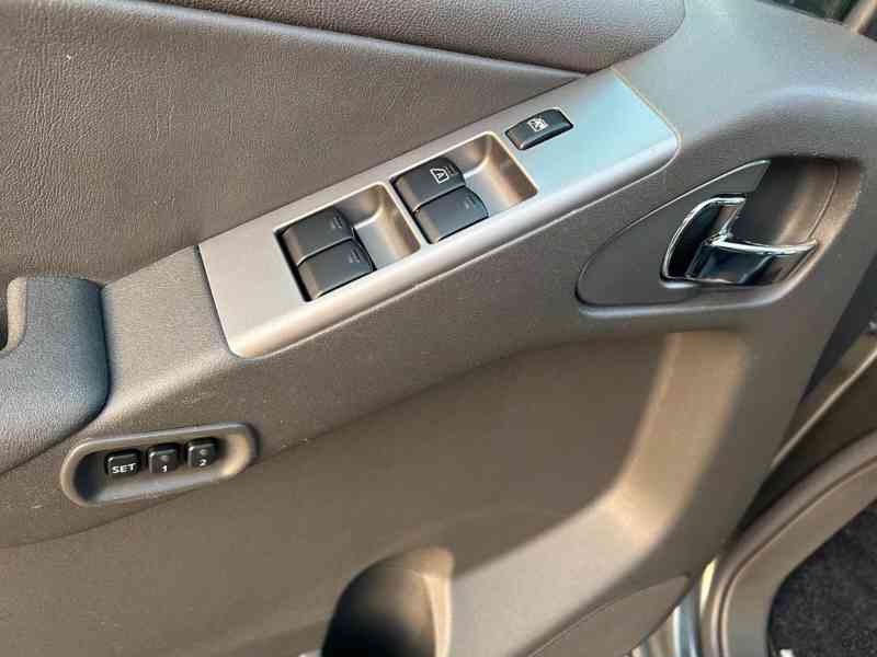 Nissan Pathfinder2.5 dCi Premium 128kw - foto 9