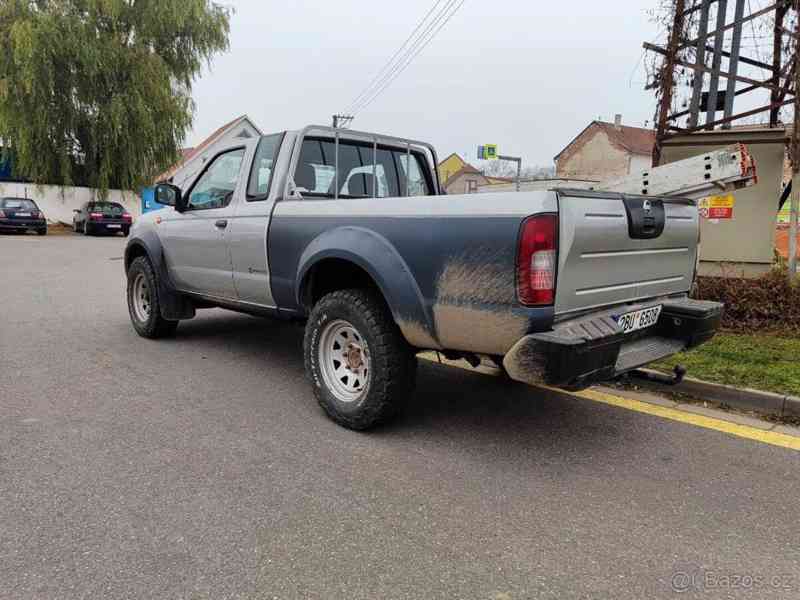 Nissan Navara 2,5   (4x4) - King Cab - 98kw - foto 6