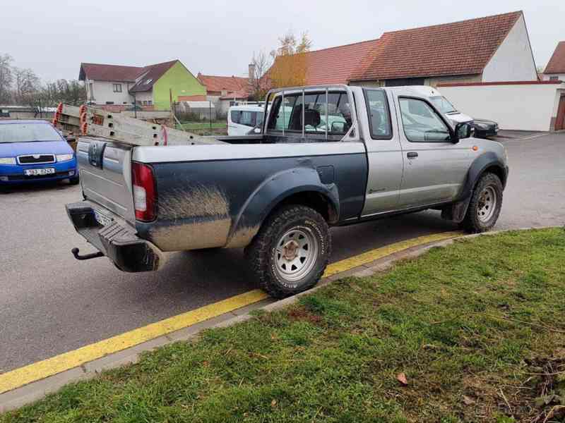 Nissan Navara 2,5   (4x4) - King Cab - 98kw - foto 2