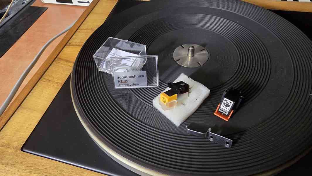 Gramofon TESLA NZC 431 velmi hezký vzhled - foto 3