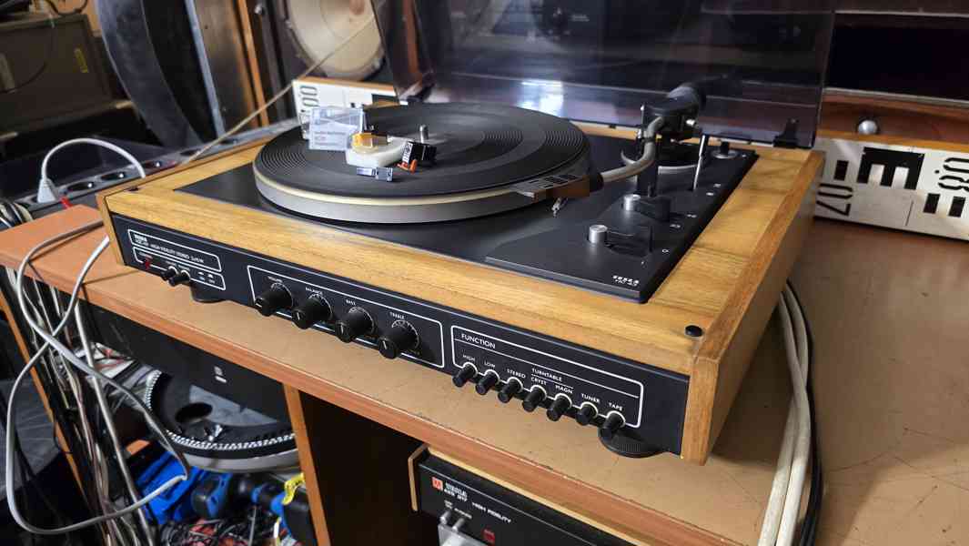 Gramofon TESLA NZC 431 velmi hezký vzhled - foto 6