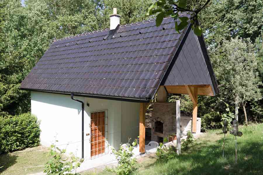 Ubytování na chatě s oploceným pozemkem - Vysočina