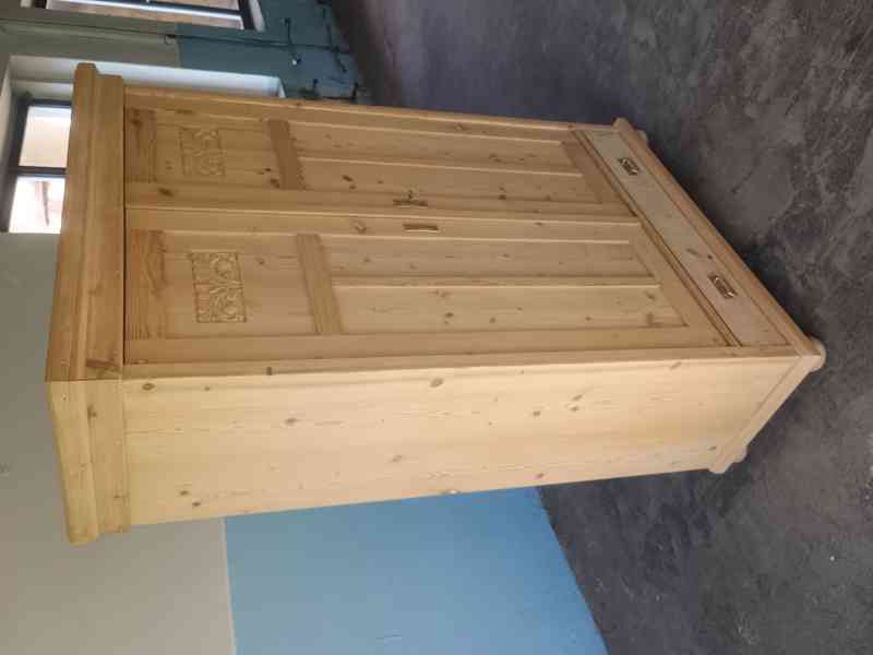 stará šatní dvoudvéř 182 - foto 2