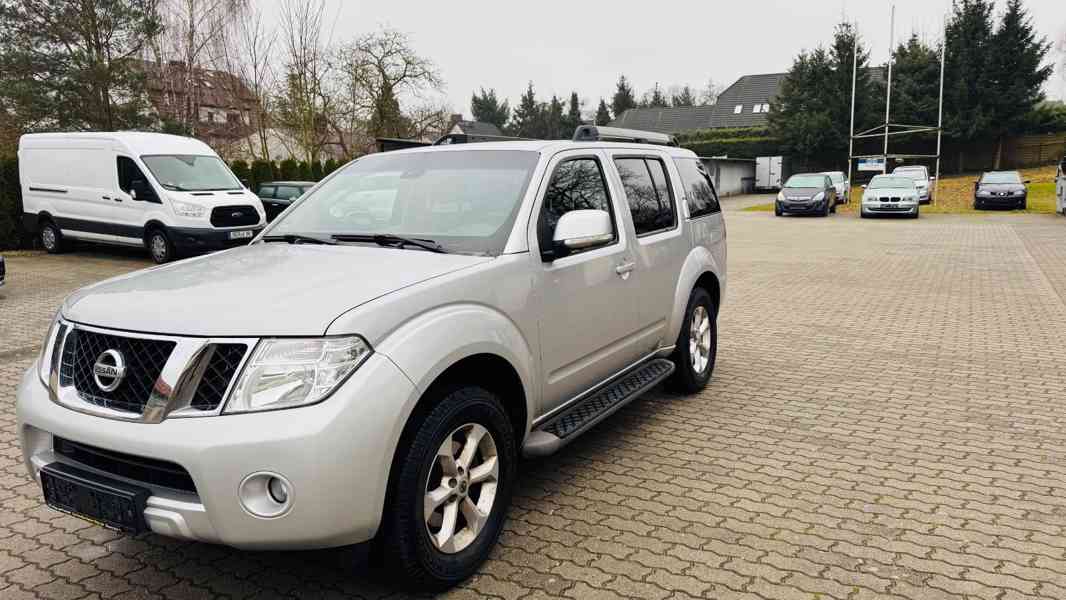 Nissan Pathfinder 2.5 dCi SE 7míst 140kw - foto 6