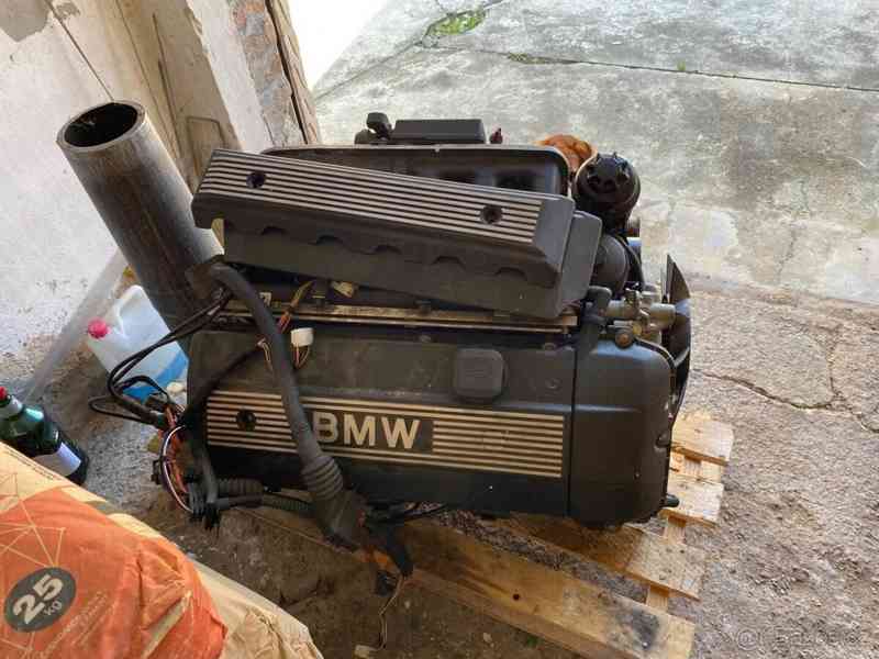 BMW Řada 3 e30 - foto 5