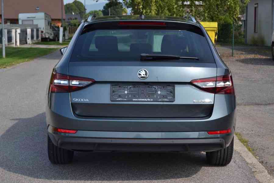 Škoda Superb 2.0 TDI Style DSG Navi kombi 78 650km - foto 3