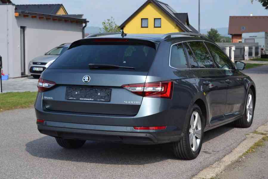 Škoda Superb 2.0 TDI Style DSG Navi kombi 78 650km - foto 4