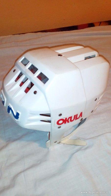 Prodám tuto starou hokejovou helmu - foto 2