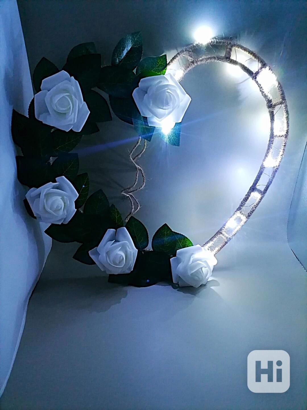 Velké srdce s pěnovými růžemi (Bílé) - Svítící  - foto 1