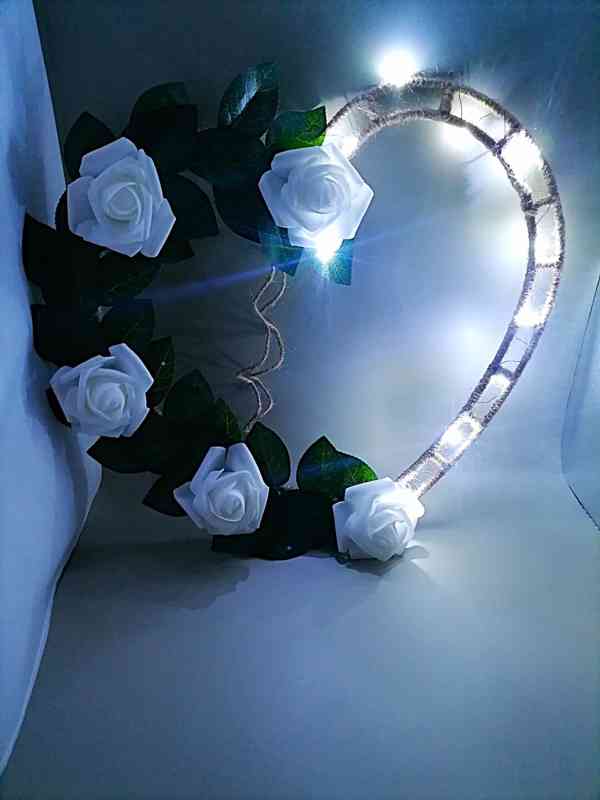 Velké srdce s pěnovými růžemi (Bílé) - Svítící  - foto 1