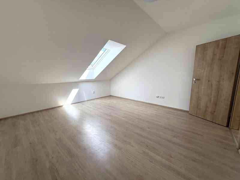 PRONÁJEM BYTU 4+KK SE 2 PARKOVACÍMI STÁNÍMI V JINAČOVICÍCH - foto 13